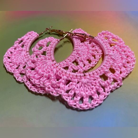 CROCHET LACEY HOOP EARRINGS- BUBBLEGUM PINK - Picture 2 of 3